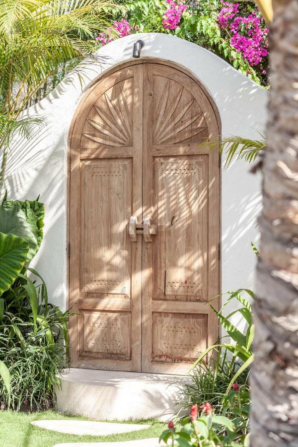 Villa Massilia Bali Семиняк Екстериор снимка